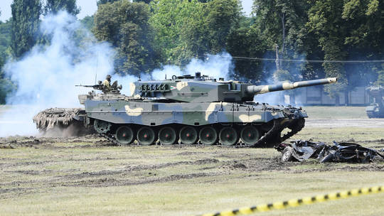 German arms firm reveals number of tanks it could send to Kiev