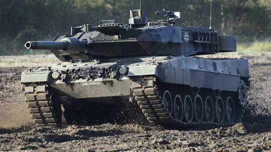 Russian Soldiers will earn $43000 for capturing a working Leopard main battle tank