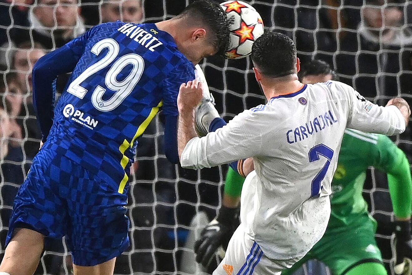 Real Madrid 2-0 Chelsea as Benzema and Asensio punish 10-man Blues