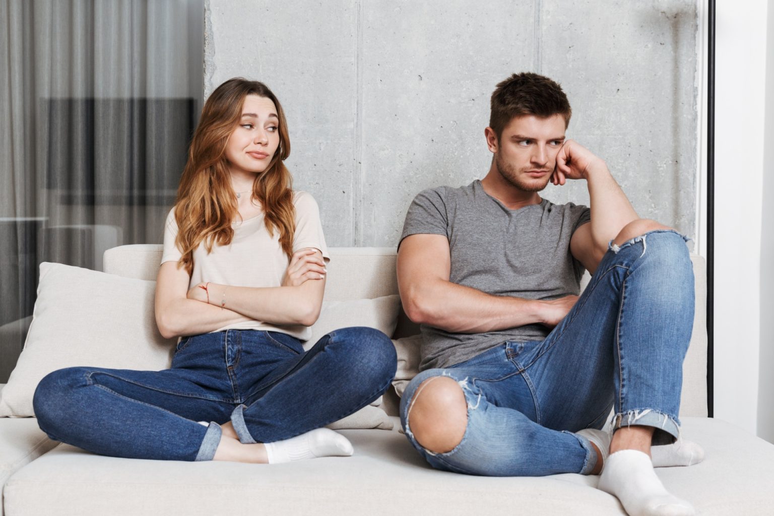 12 ways to Deal with an insecure boyfriend