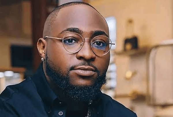 “Turn around I am not home” Davido tells a fan who spent 8 days on a bicycle to meet him.